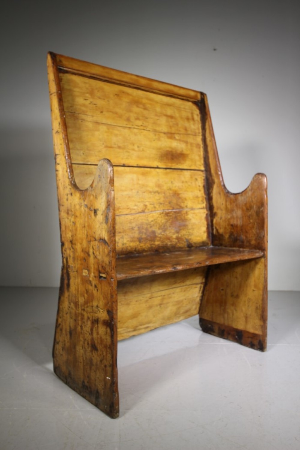 Early 19th Century Original Painted Pine Antique Shorter Size Settle 