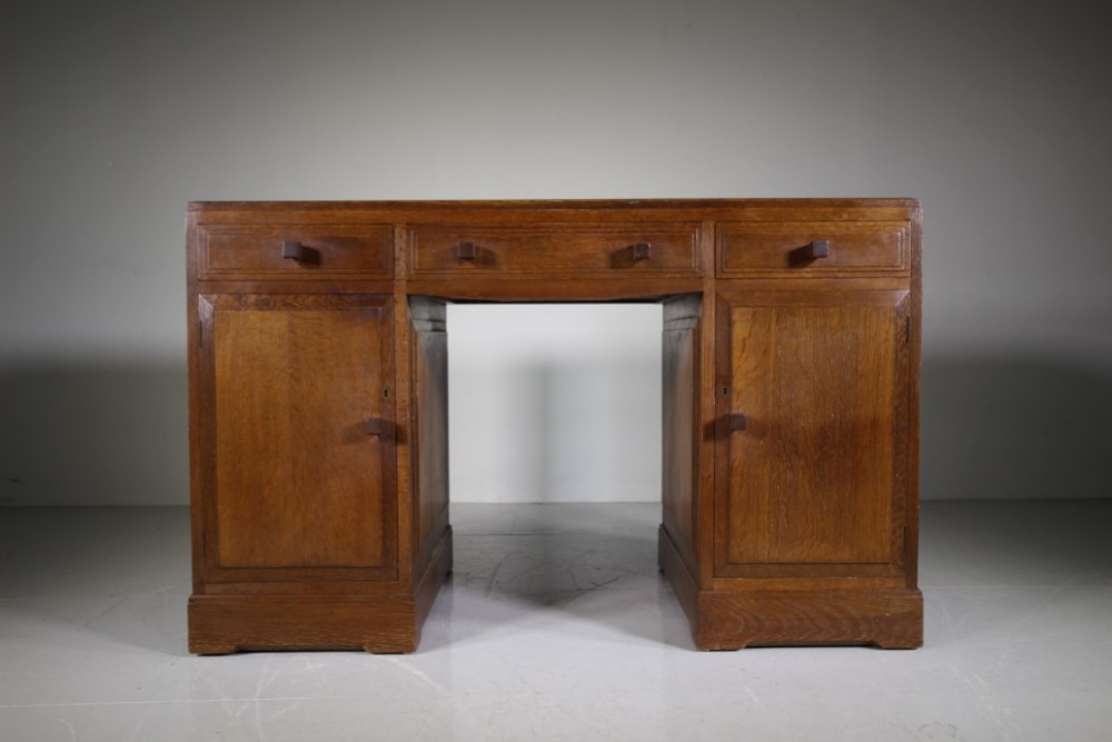 1930's Large Oak Bryn Mawr Writing Desk 