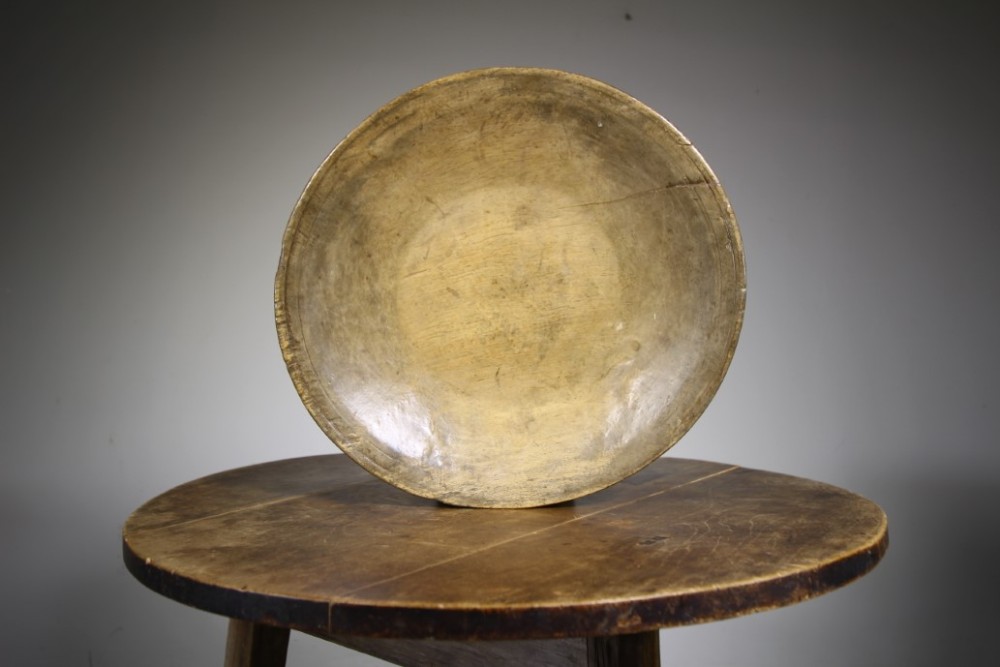 Quite Rare Large English Antique Sycamore Treen Platter