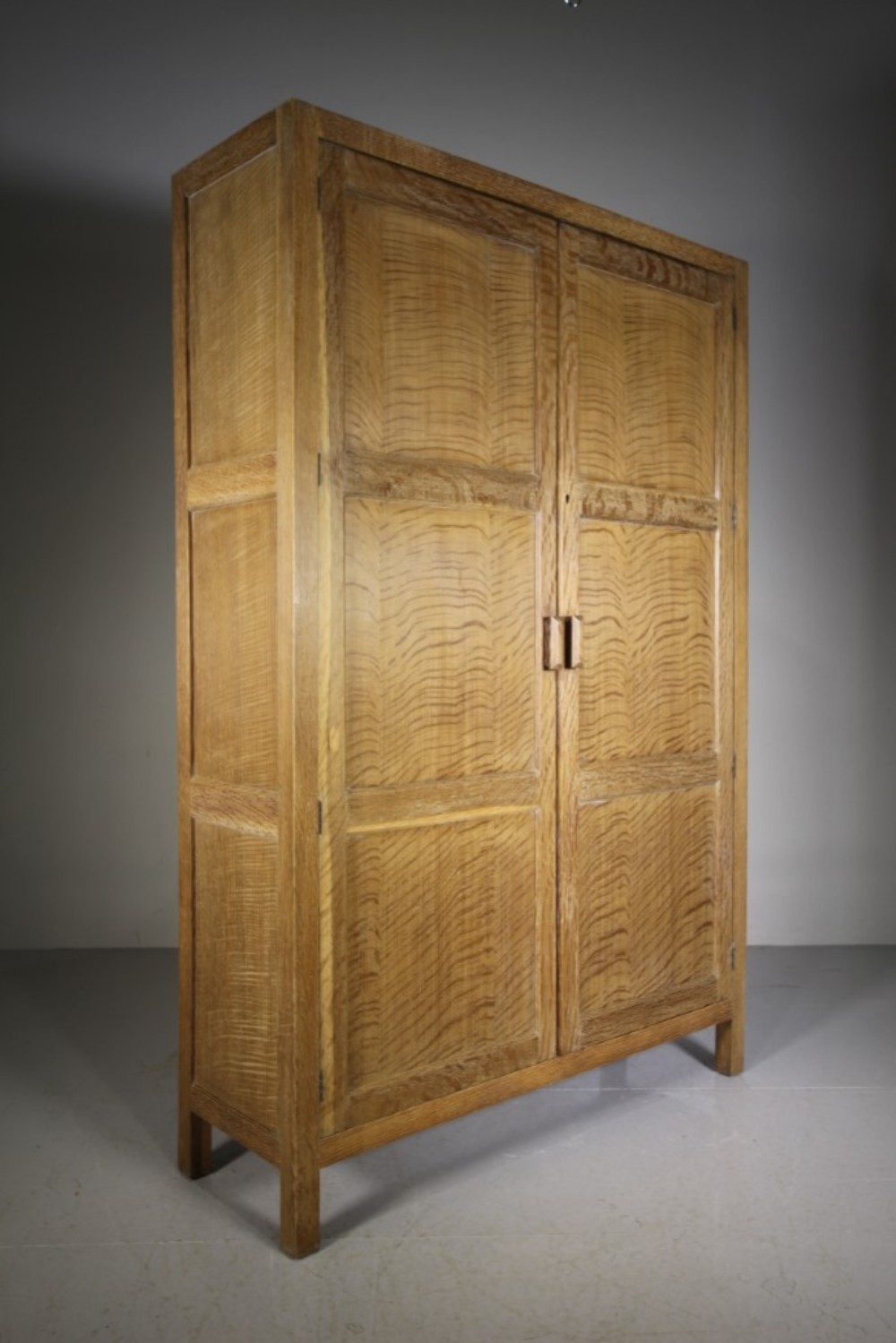 Heals Edwardian Large Antique Oak Wardrobe – Labelled