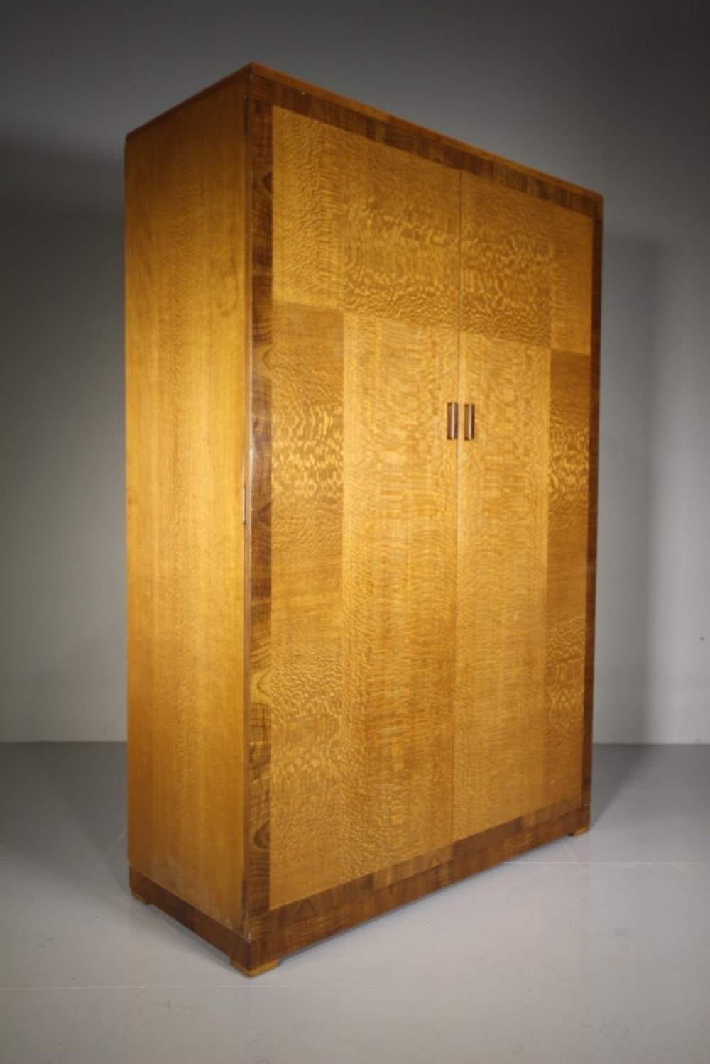 
Heals of London 1920’s Silky Oak Double Wardrobe – Splits Up