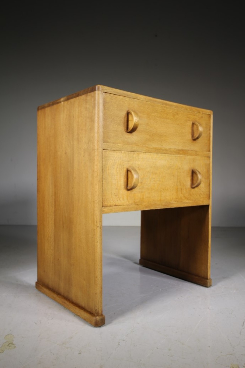 Heals 1930’s Oak Chest of Drawers – Labelled 