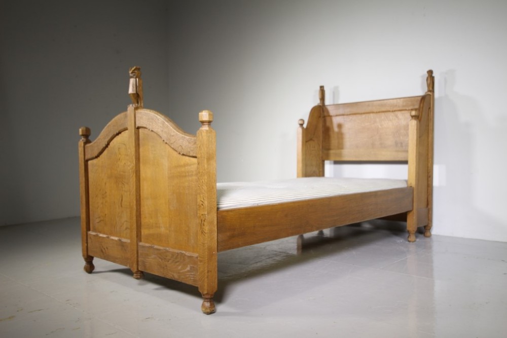 Fabulous Edwardian Antique Oak Single Bed – Owl Eagle & Pelican