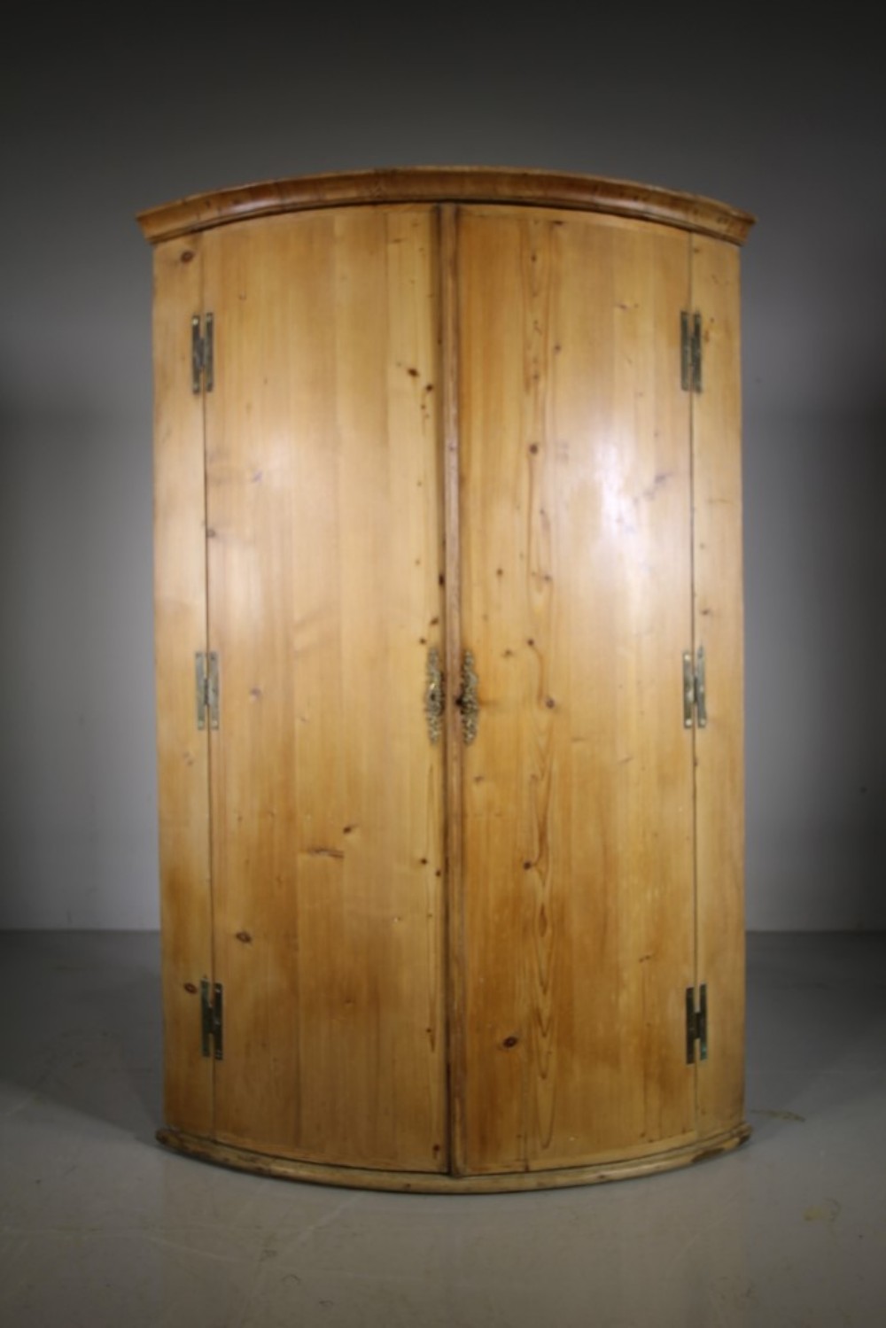 
Fabulous Georgian Antique Pine Bow Front Wall Cupboard – Large