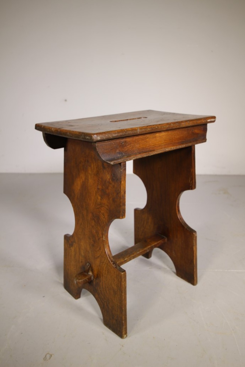 
English 19th Century Antique Elm Shapley Stool
