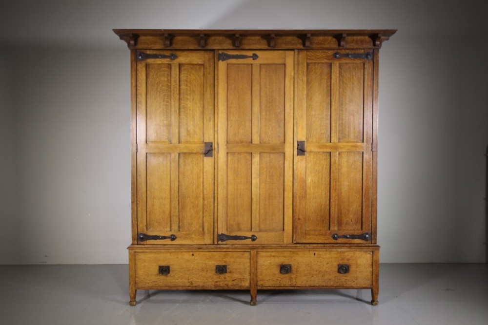 Fabulous Heals 19th Century Antique Oak Wardrobe