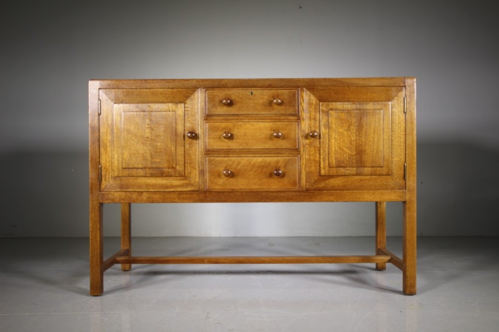 Superb Quality Heals 1920’s Oak Dresser Base – Labelled