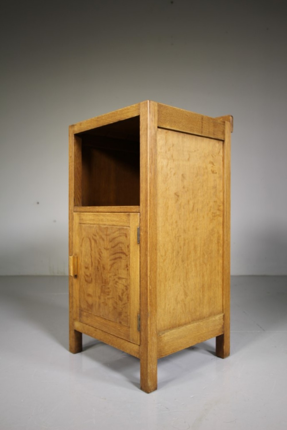 Heals of London 1920’s Oak Bedside Cupboard