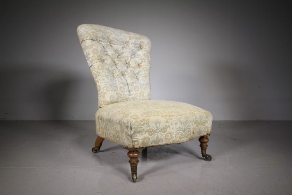 
Early Howard & Sons Antique Upholstered Chair