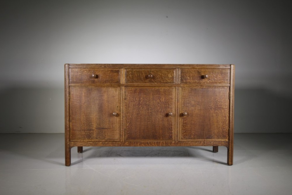 Superb Quality Heals 1920’s Oak Dresser Base – Labelled