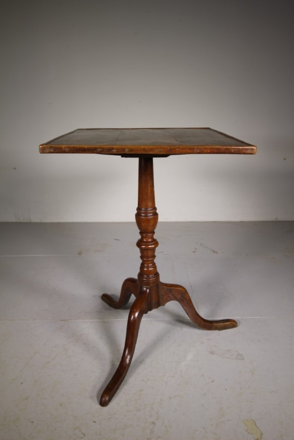 English 18th Century Antique Fruit Wood Tripod Table