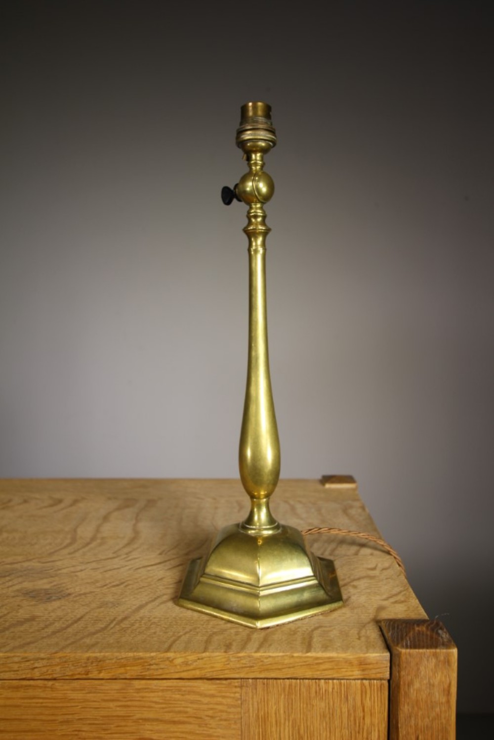 
English Faraday & Sons Antique Extending Table Lamp