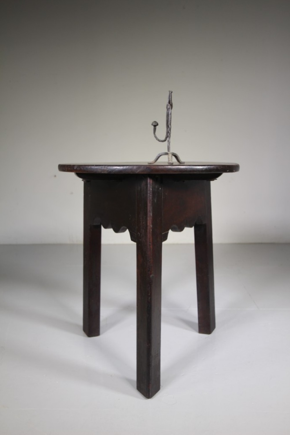 
Georgian Antique Mahogany Cricket Side Table