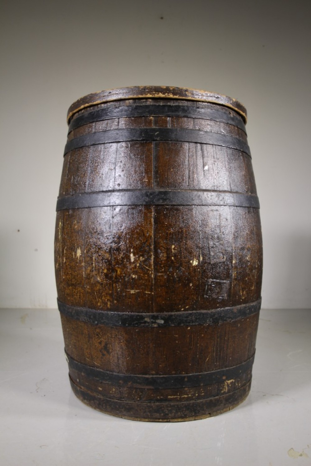 
Large English Antique Oak Barrel with Lid in Original Paint