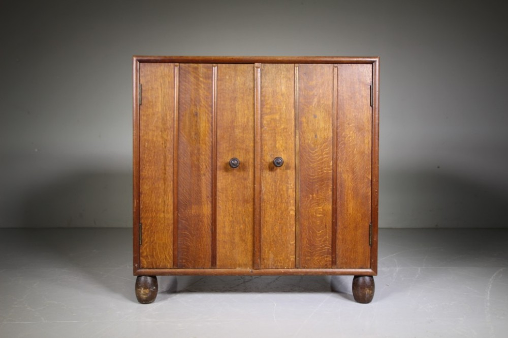 Early Heals Antique Oak Lechlade Cupboard