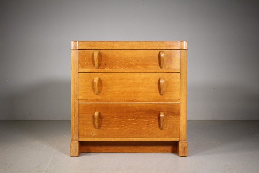 Heals 1930’s Odoen Oak Chest of Drawers