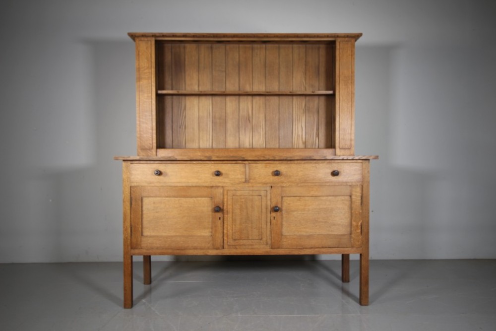 
Heals of London Edwardian Antique Oak Dresser