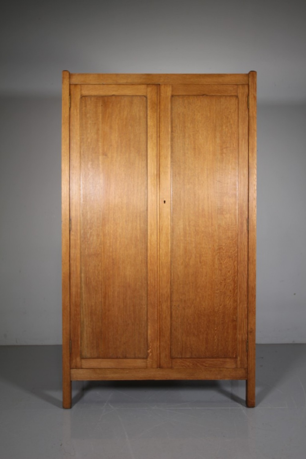 Rare Heals Antique Oak Letchworth Wardrobe