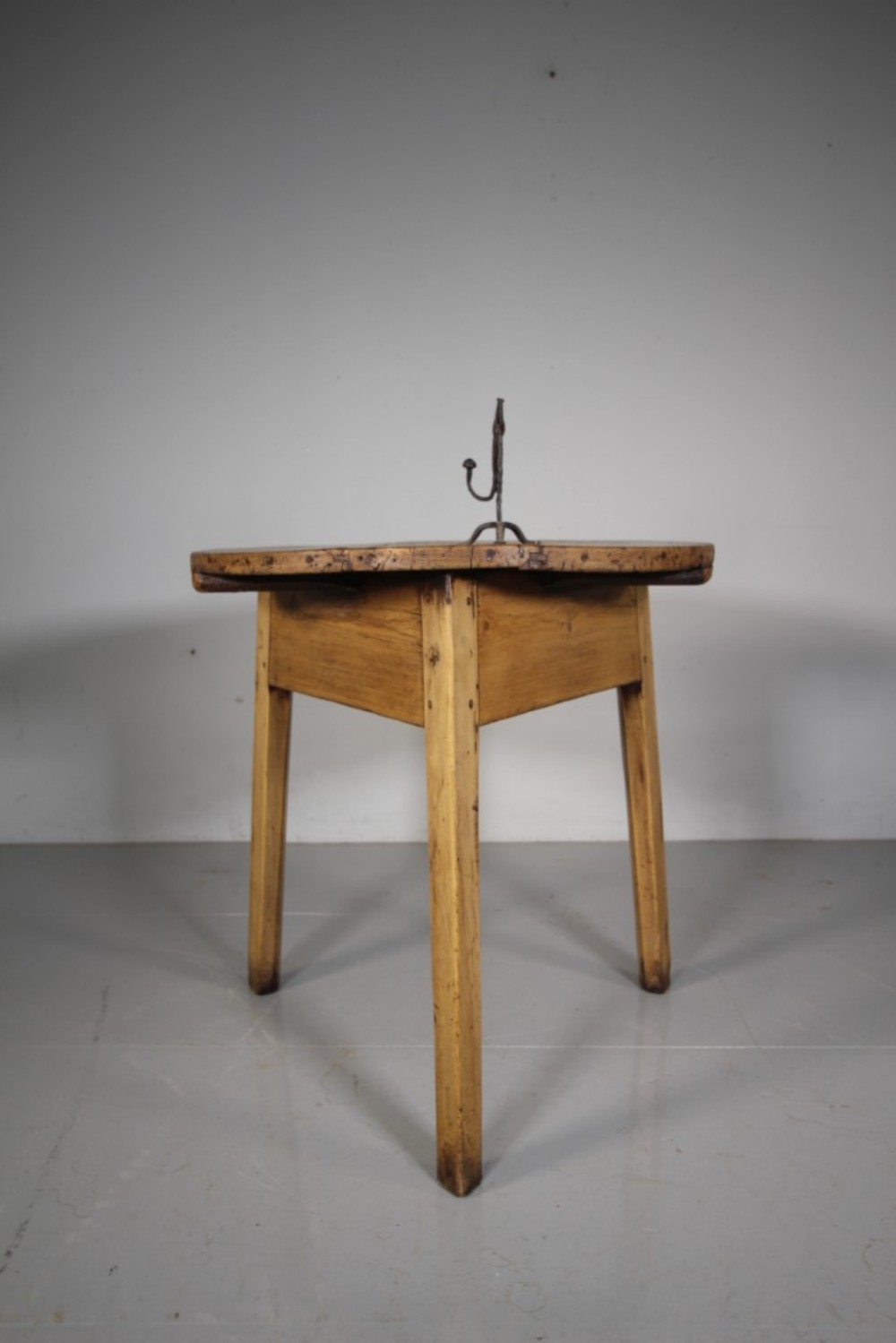 Large English 18th Century Antique Elm Cricket Dining Table 