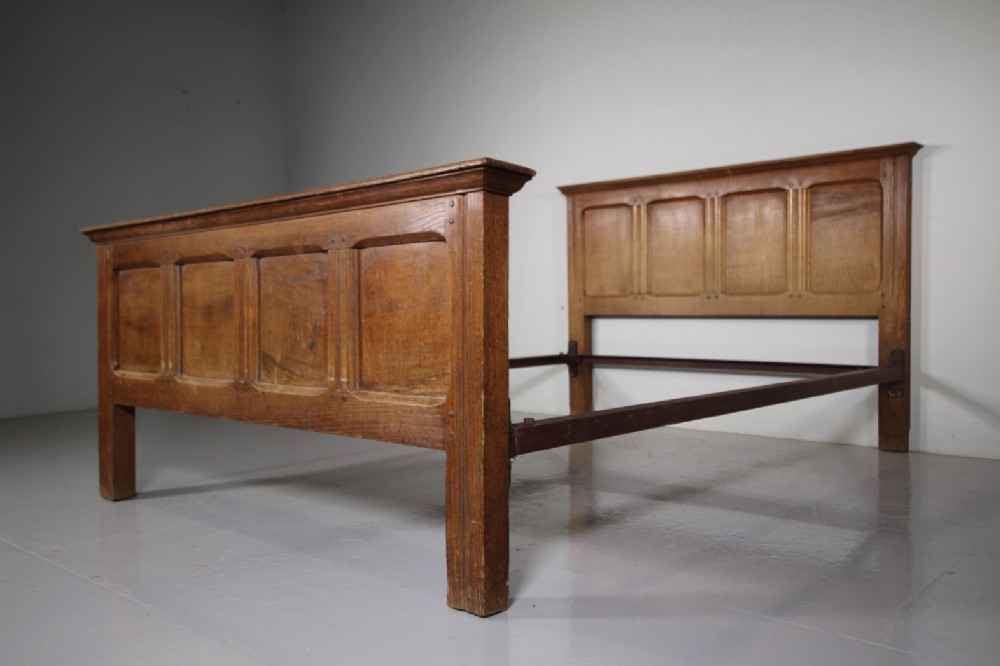Quality Gordon Russell Edwardian Antique Double Oak Bed 