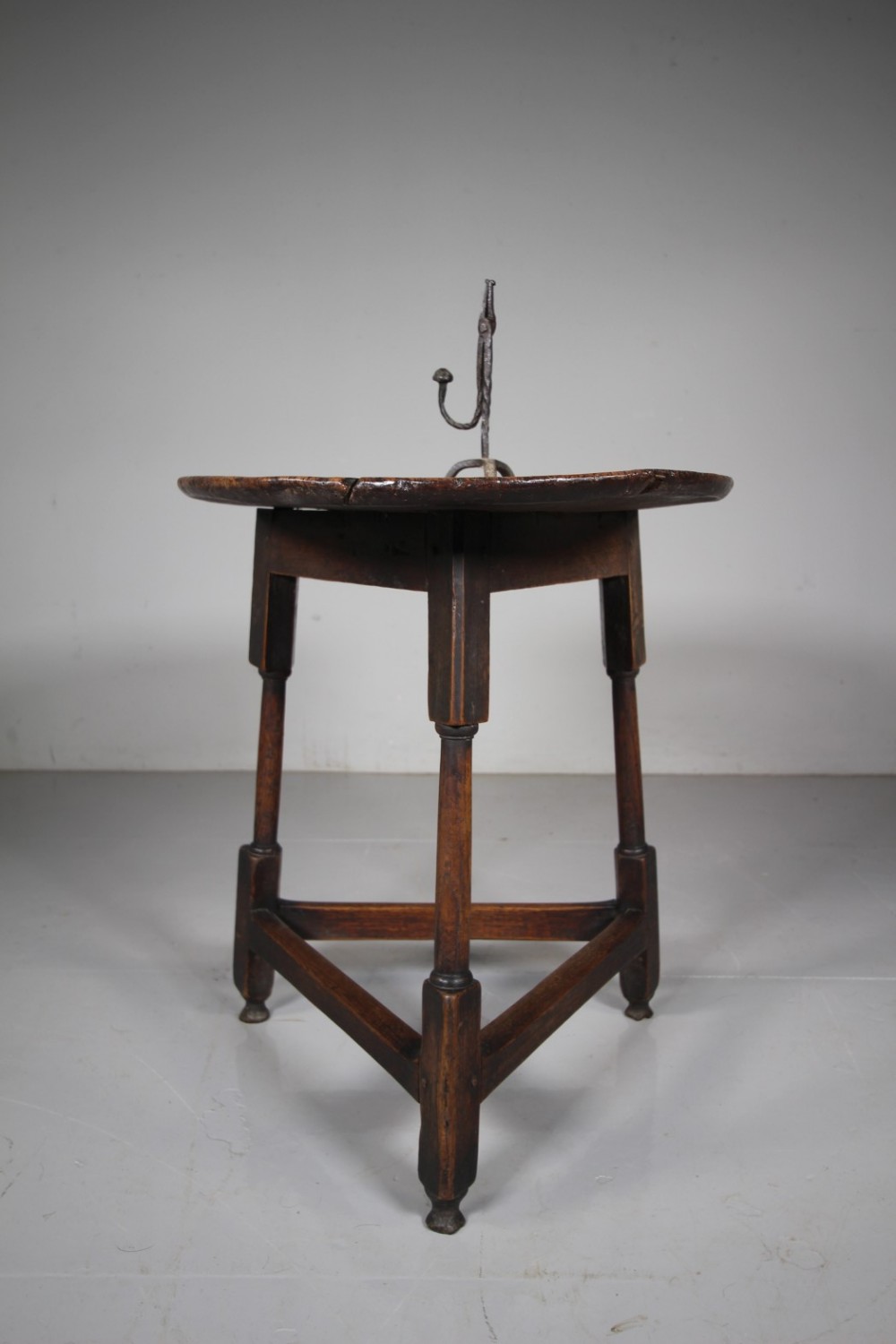 Very Rare Early 18th Century Antique Oval Cricket Table 