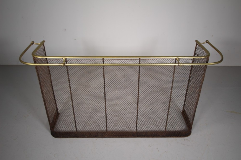 English 19th Century Antique Fire Guard with Nappy Rail