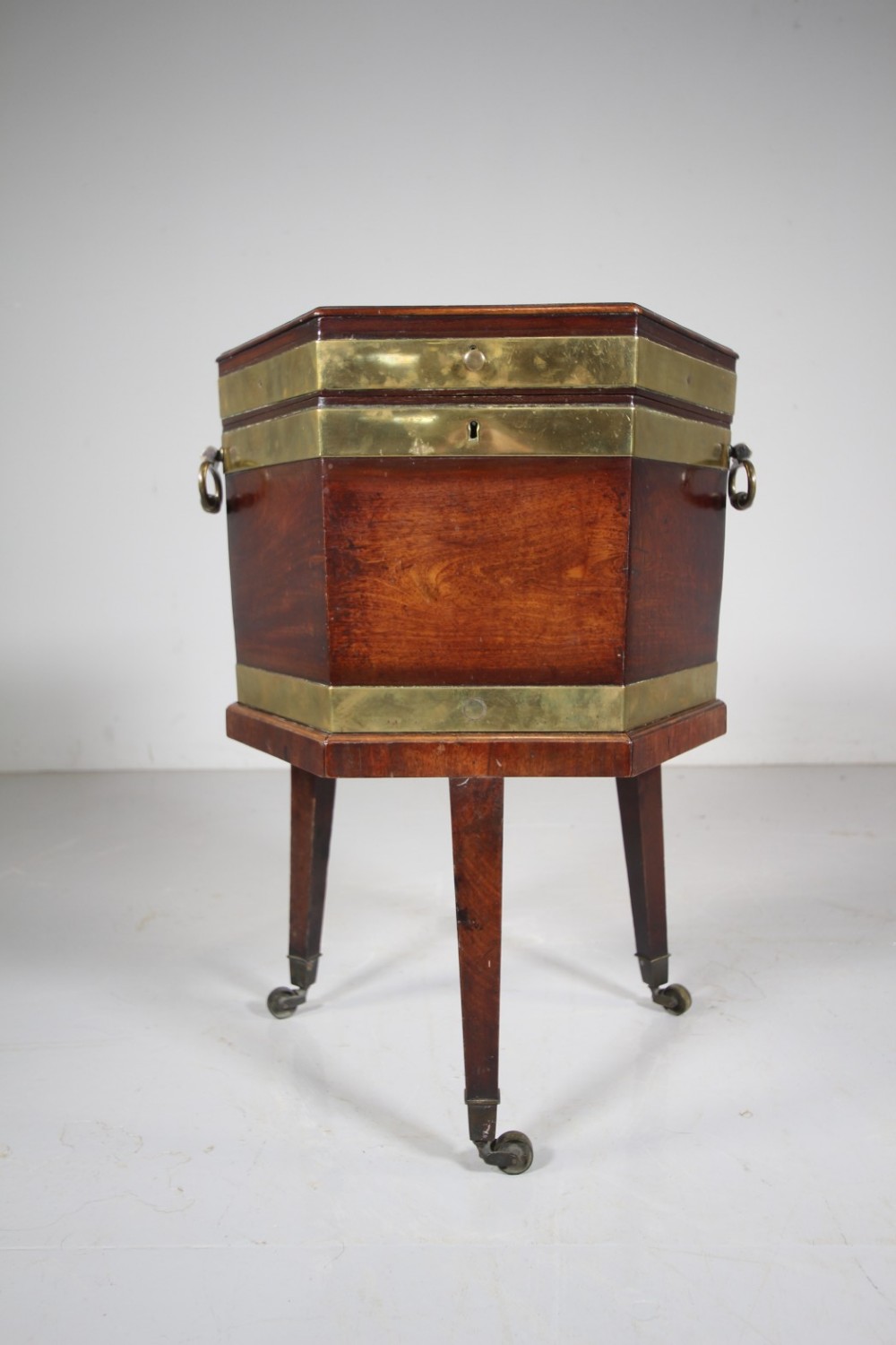 English Quality Georgian Antique Mahogany Cellarette 