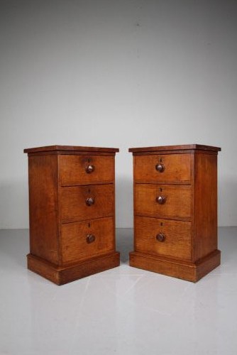 Pair of 19th century Antique Oak Bedside Chests of Drawers
