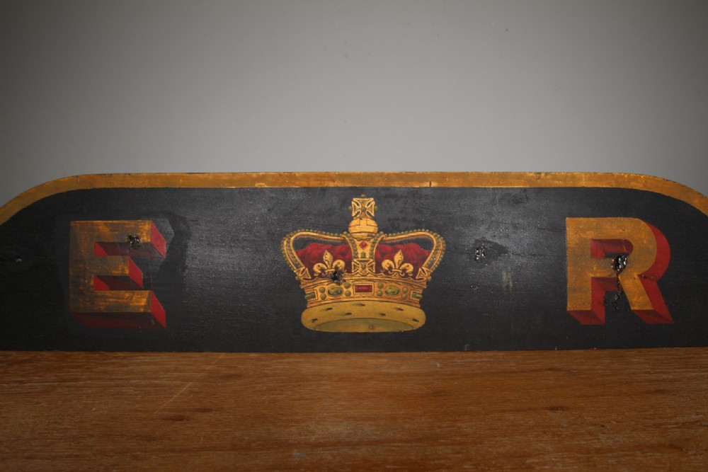 English 19th Century Antique Royal Cornice – Original Paint & Gilt View VII