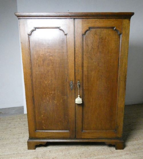 Small Georgian Oak Cupboard