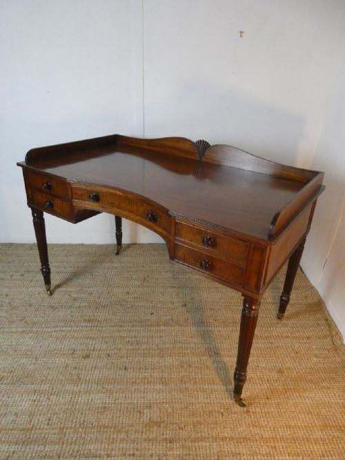 Fine Early Regency Gillows Dressing Table / Desk