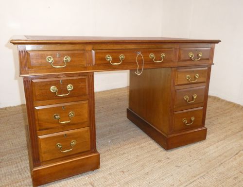Neat Kneehole Desk