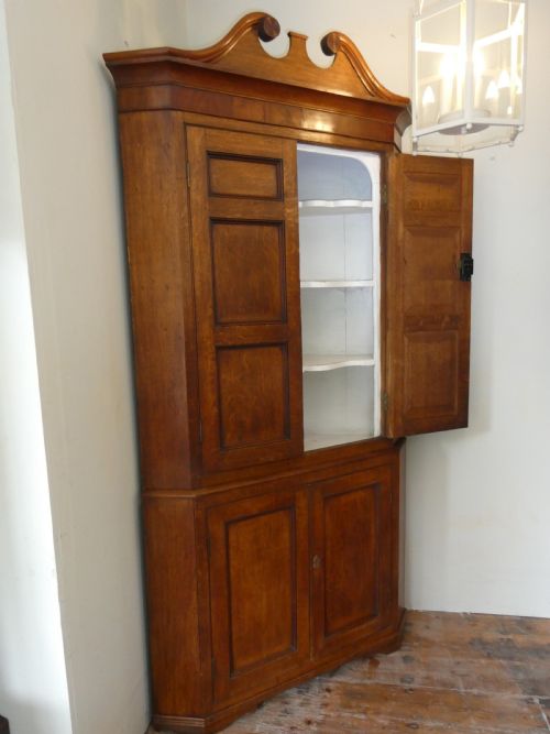 Early 19thc Oak Corner Cabinet
