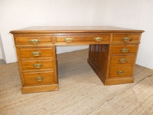 Early 20th Century Mahogany Partners Desk