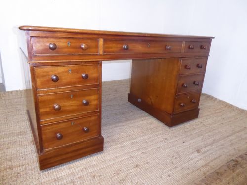 19thc  Kneehole Desk