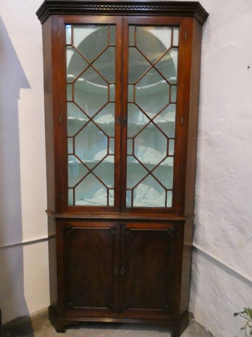 English 18thc Corner Cupboard