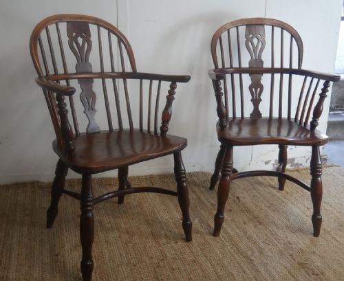 Pair Early 19thc Yew & Elm Windsor Chairs