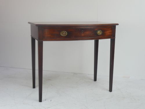 English 18thc Bow Side Table