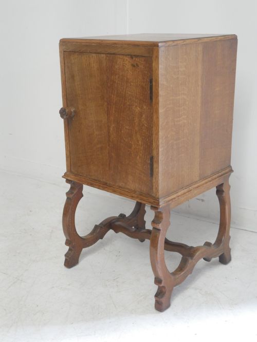 1920s Oak Bedside Cabinet