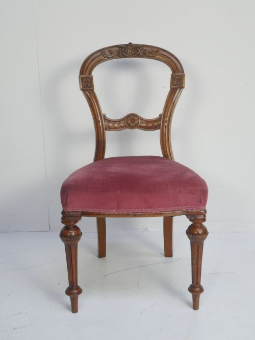 FOUR WALNUT 19THC CHAIRS - ADDITIONAL PHOTO 9