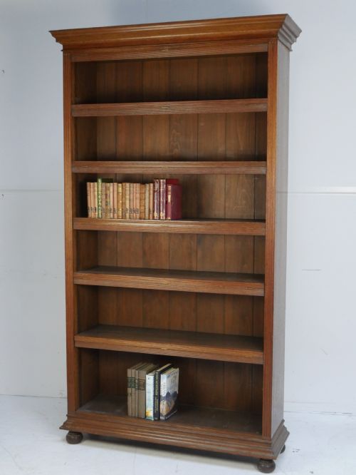 LARGE SCOTTISH OPEN BOOKCASE