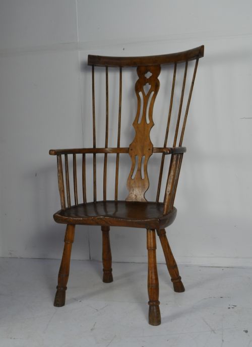Primitive Comb Back Windsor Chair