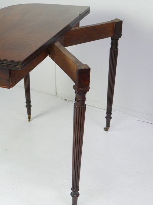 TURN OVER SIDE LAMP TABLE - ADDITIONAL PHOTO 7