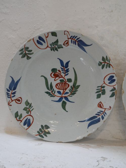 PAIR SMALL DELFT PLATES - ADDITIONAL PHOTO 3