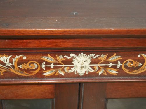 HANGING WALL DISPLAY CABINET - ADDITIONAL PHOTO 4