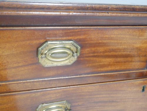 NEAT 18TH CENTURY CHEST OF DRAWERS - ADDITIONAL PHOTO 3