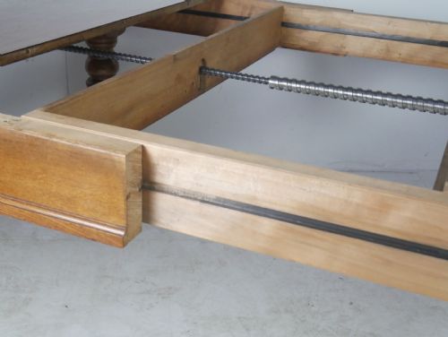 LARGE OAK KITCHEN DINING TABLE - ADDITIONAL PHOTO 4