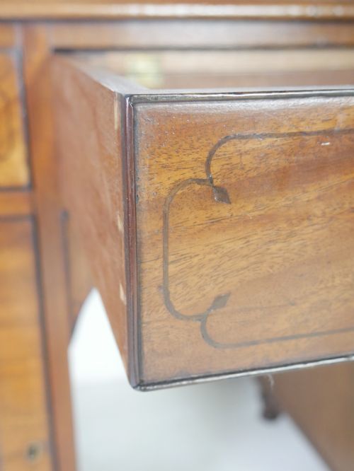FINE DRESSING TABLE CABINET - ADDITIONAL PHOTO 10