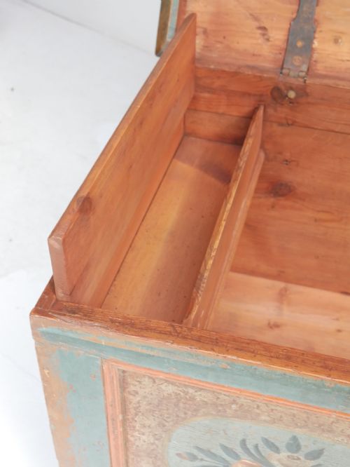 19THC SWEDISH PAINTED COFFER CHEST - ADDITIONAL PHOTO 8
