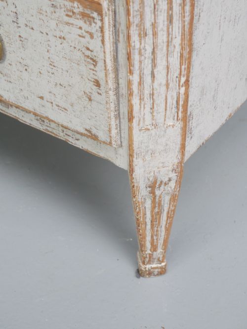 18THC PAINTED SWEDISH GUSTAVIAN CHEST OF DRAWERS - ADDITIONAL PHOTO 5